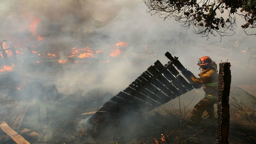 wildfire fence fireman