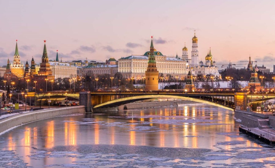 Moscow trucks in artificial snow amid warmest winter in more than a century