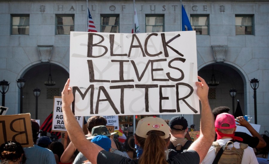 george floyd minneapolis death police brutality protest riots black lives matter breonna taylor #BlackLivesMatter Twitter Pew Research Center data tweets 3.7 million daily mentions online internet traffic 47.8 million