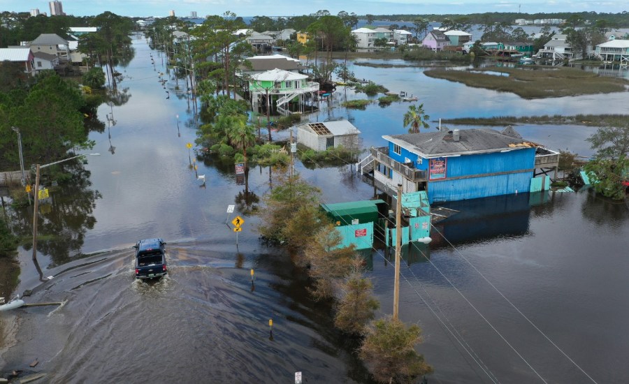 hurricane laura louisiana sally category 2 flooding gulf shores coast florida pensacola georgia North carolina south carolina I-10 desantis shutdown heavy torrential rainfall 400k 400,000 without power