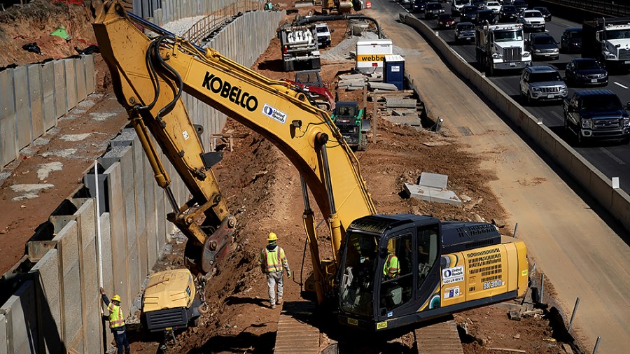 Workers expand I-66 in Virginia