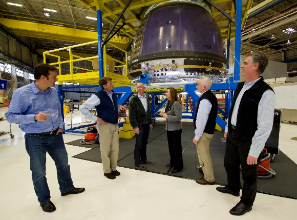 Jeff Bezos tours space facility