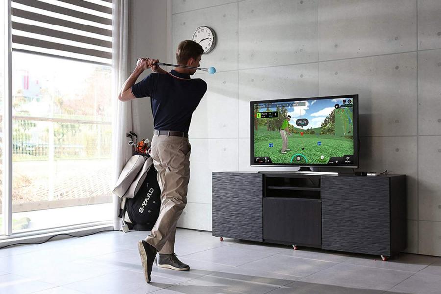 Improve your golf swing at home with this indoor simulator and pick up $20 in store credit