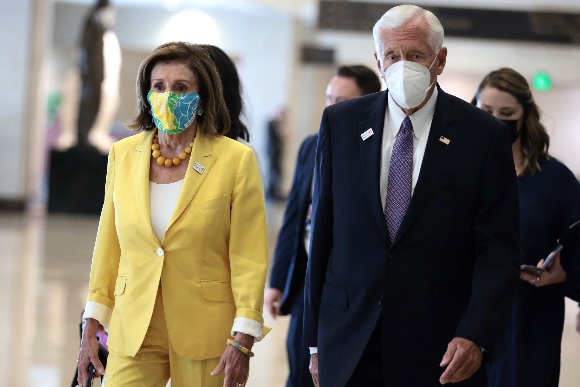 Speaker Nancy Pelosi (D-CA) (L) and U.S. House Majority Leader Steny Hoyer (D-MD)