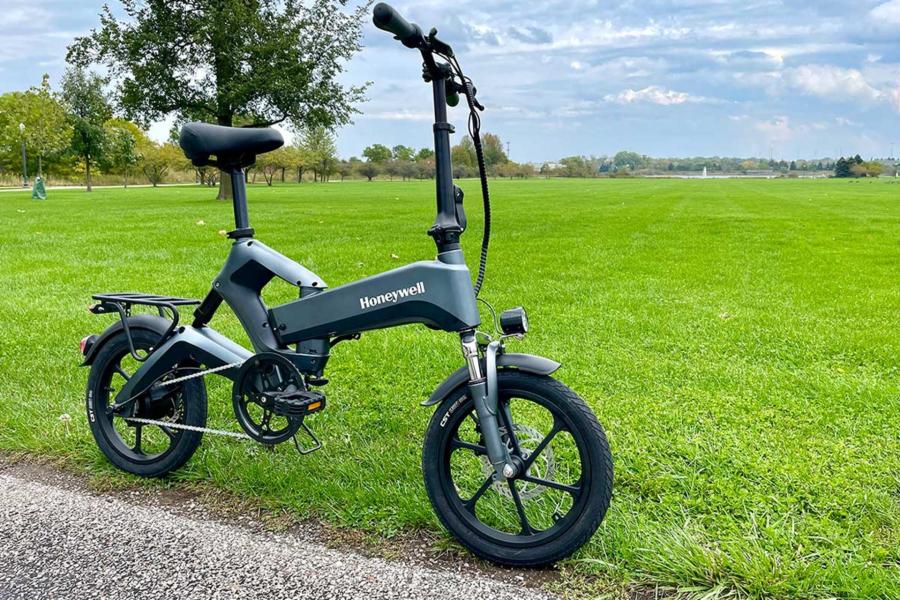 Save more than $400 on electric foldable bike with this Pre-Black Friday deal