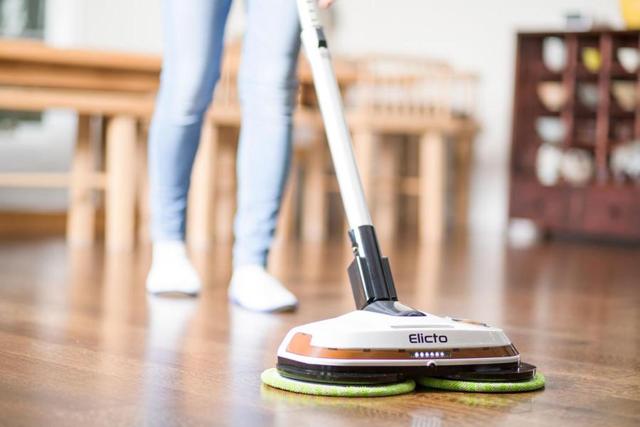 Keep your floors sparkling with Pre-Black Friday Doorbuster pricing on this 3-in-1 cleaning tool