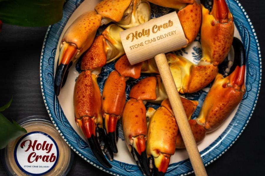 Get fresh Florida Stone Crab claws right to your door in less than 24 hours from anywhere in the U.S.