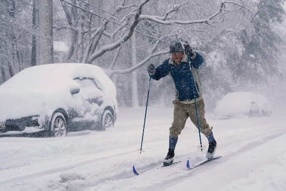 James Penn of Annapolis, Md., cross country skis in Annapolis, Md.