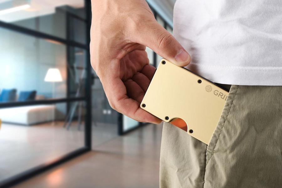 Save 10% on this slim antimicrobial copper wallet that keeps you and your money safe