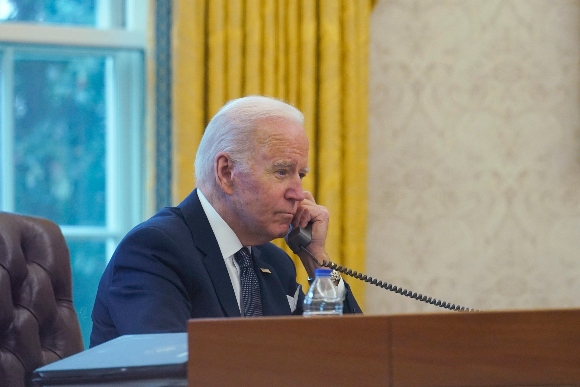 President Joe Biden talks on the phone with Ukrainian President Volodymyr Zelenskyy