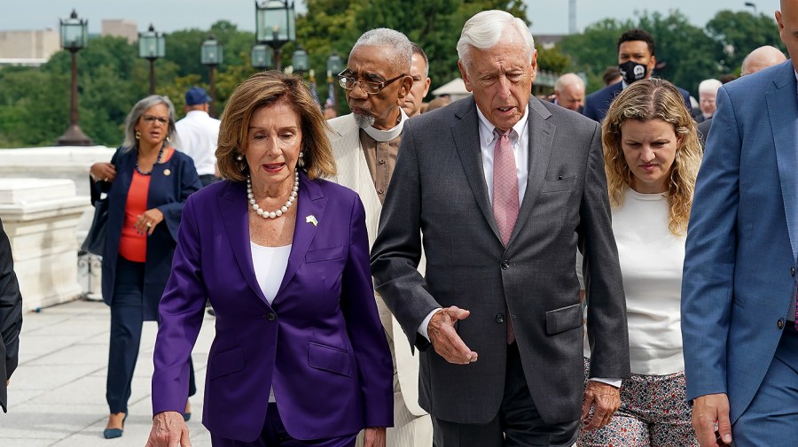 Speaker Nancy Pelosi (D-Calif.) speaks with House Majority Leader Steny Hoyer (D-Md.)