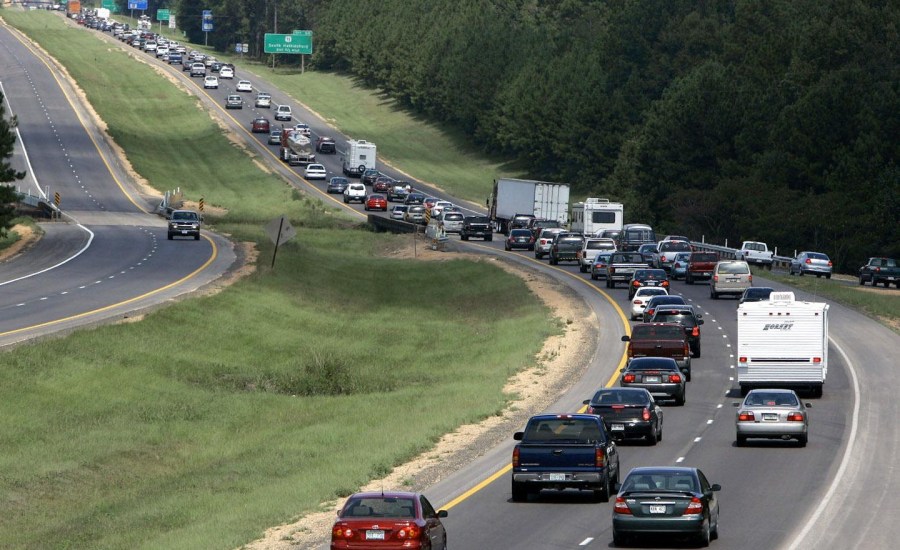 Traffic flows north as Gulf Coast residents seek refuge from Hurricane Katrina.