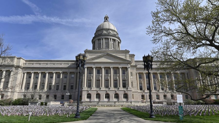 An exterior photo of the Kentucky state capitol.