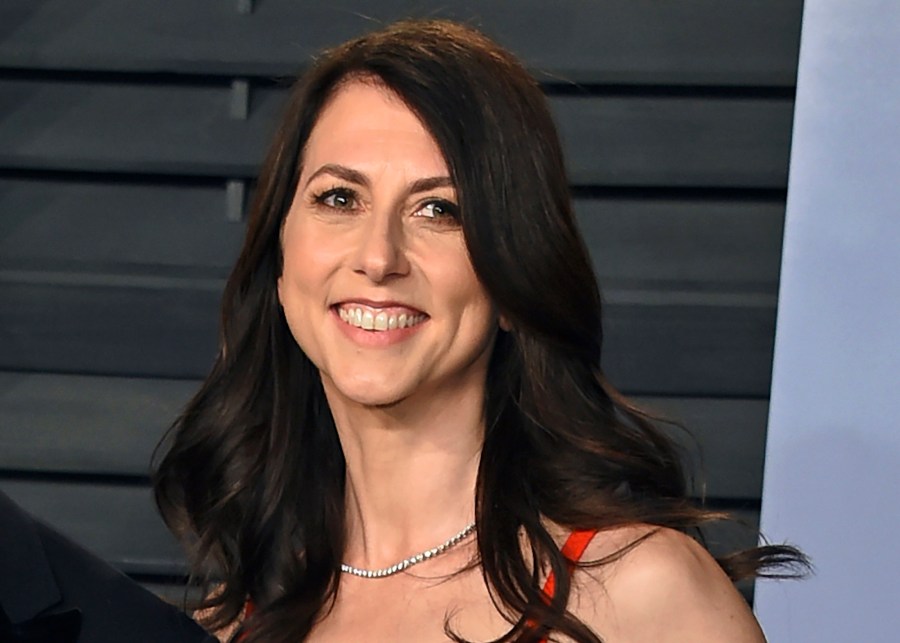 MacKenzie Bezos, MacKenzie Scott