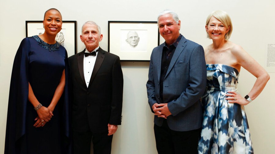 Anthony Fauci and others pose at the National Portrait Gallery