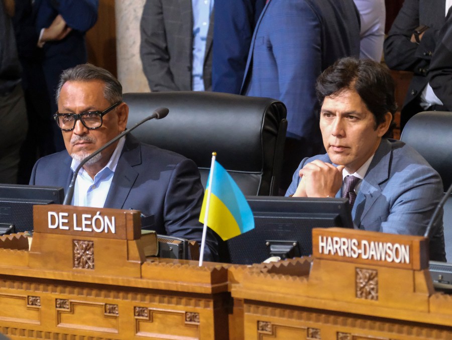 Gil Cedillo, Kevin de Leon