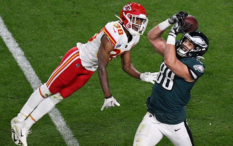 Kansas City Chiefs cornerback L'Jarius Sneed pressures Philadelphia Eagles tight end Dallas Goedert