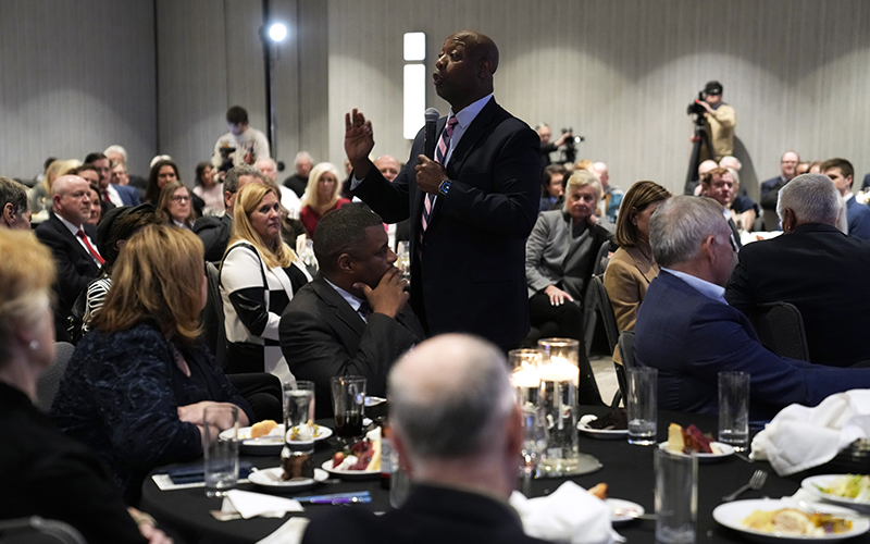 Sen. Tim Scott (R-S.C.) speaks during the Republican Party of Polk County Lincoln Dinner