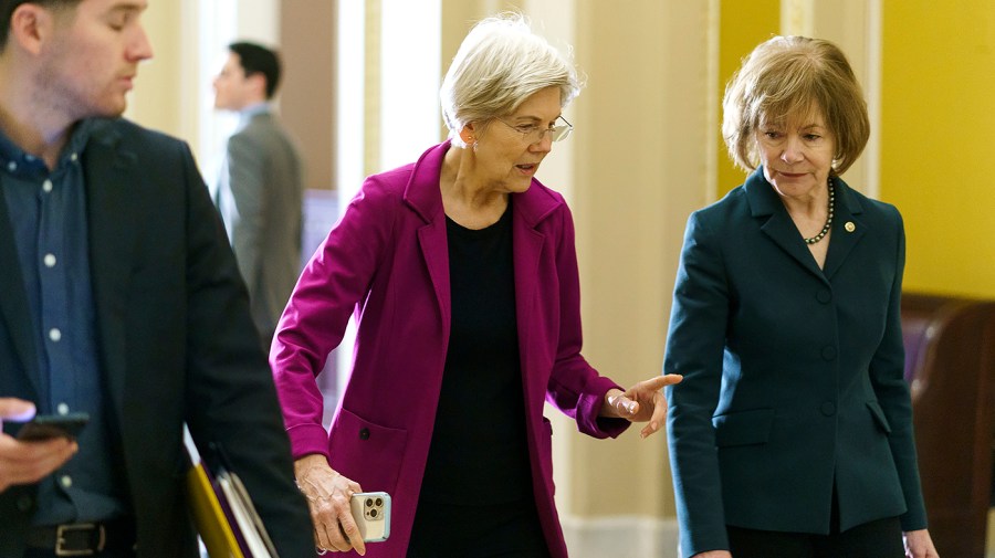 Sens. Elizabeth Warren (D-.Mass.) and Tina Smith (D-Minn.)