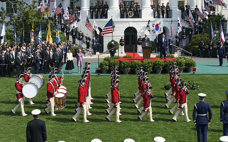 The United States Army Old Guard Fife and Drum Corps performs