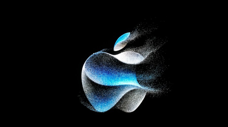 The Apple logo is shown on a screen.