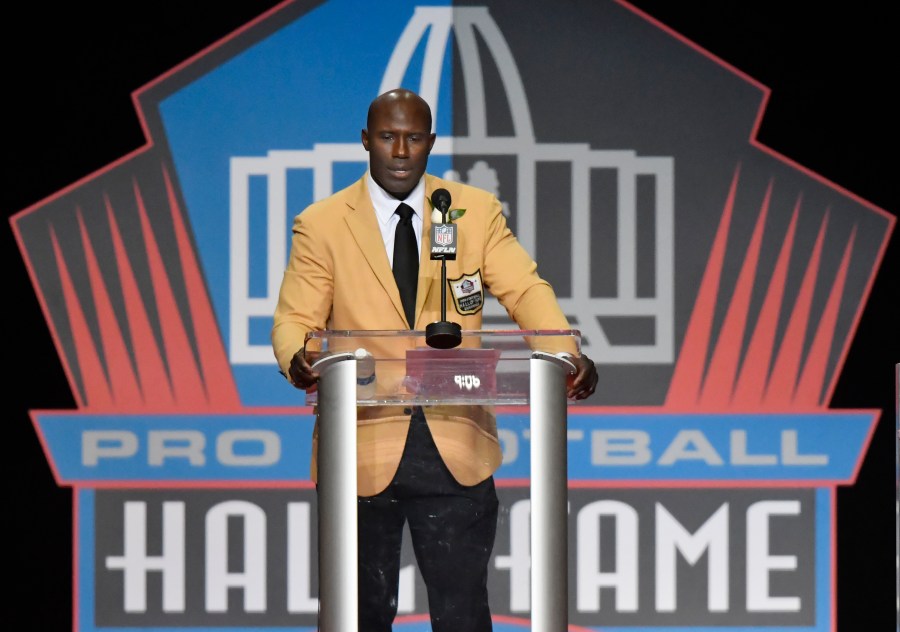 FILE - Former NFL player Terrell Davis delivers his speech during induction ceremonies at the Pro Football Hall of Fame, Saturday, Aug. 5, 2017, in Canton, Ohio. Davis said Monday, July 15, 2024, he was “humiliated" after being handcuffed and removed from a United Airlines flight, then later apologized to by law enforcement, over the weekend. Davis, who previously played for the Denver Broncos, wrote in an Instagram post that he had tapped a flight attendant on the arm, prompting the employee to shout “don't hit me” and hurry toward the front of the plane. (AP Photo/David Richard, File)